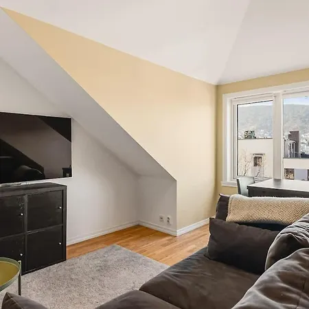 Dinbnb I Dockside With Modern Kitchen And Workspace * Μπέργκεν
