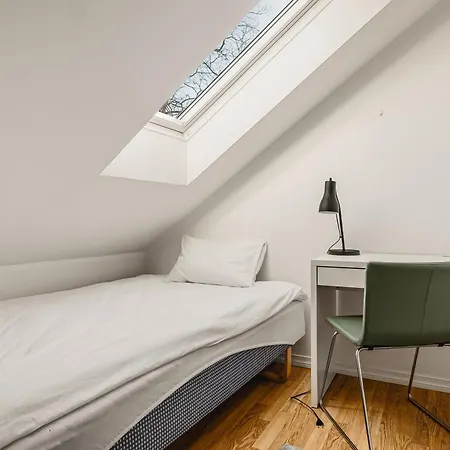 Dinbnb I Dockside With Modern Kitchen And Workspace